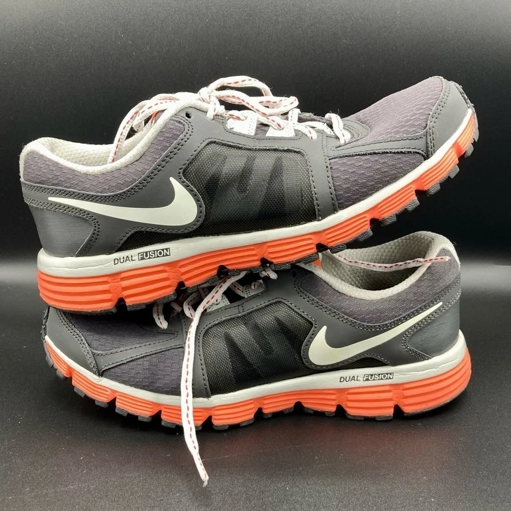 EUC NIKE Dual Fusion St 2 Running shoes, 6.5Y or‎ women's 8/8.5 NIKE